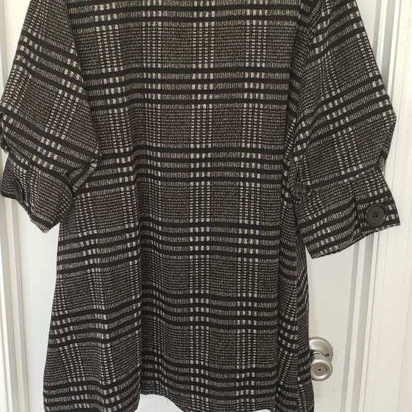 Ladies coat - Picture 2 of 2